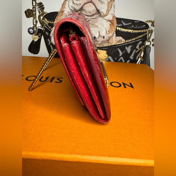 Louis Vuitton Red Vernis Long Wallet with Twist lock and bow - Picture 9 of 10